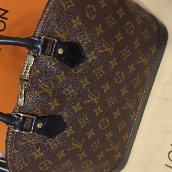 Louis Vuitton Alma Bag🔥🔥🔥 - Picture 11 of 14
